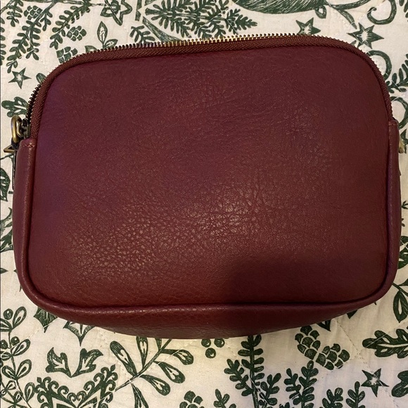 Jessie James Burgundy Leather Crossbody Bag, no signs of wear - Picture 2 of 11